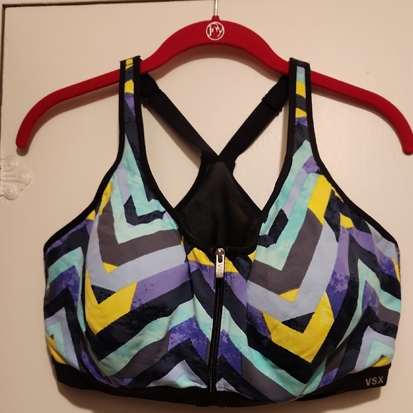 VSX Other - Victoria's Secret VSX Vibrant Chevron Sports Bra